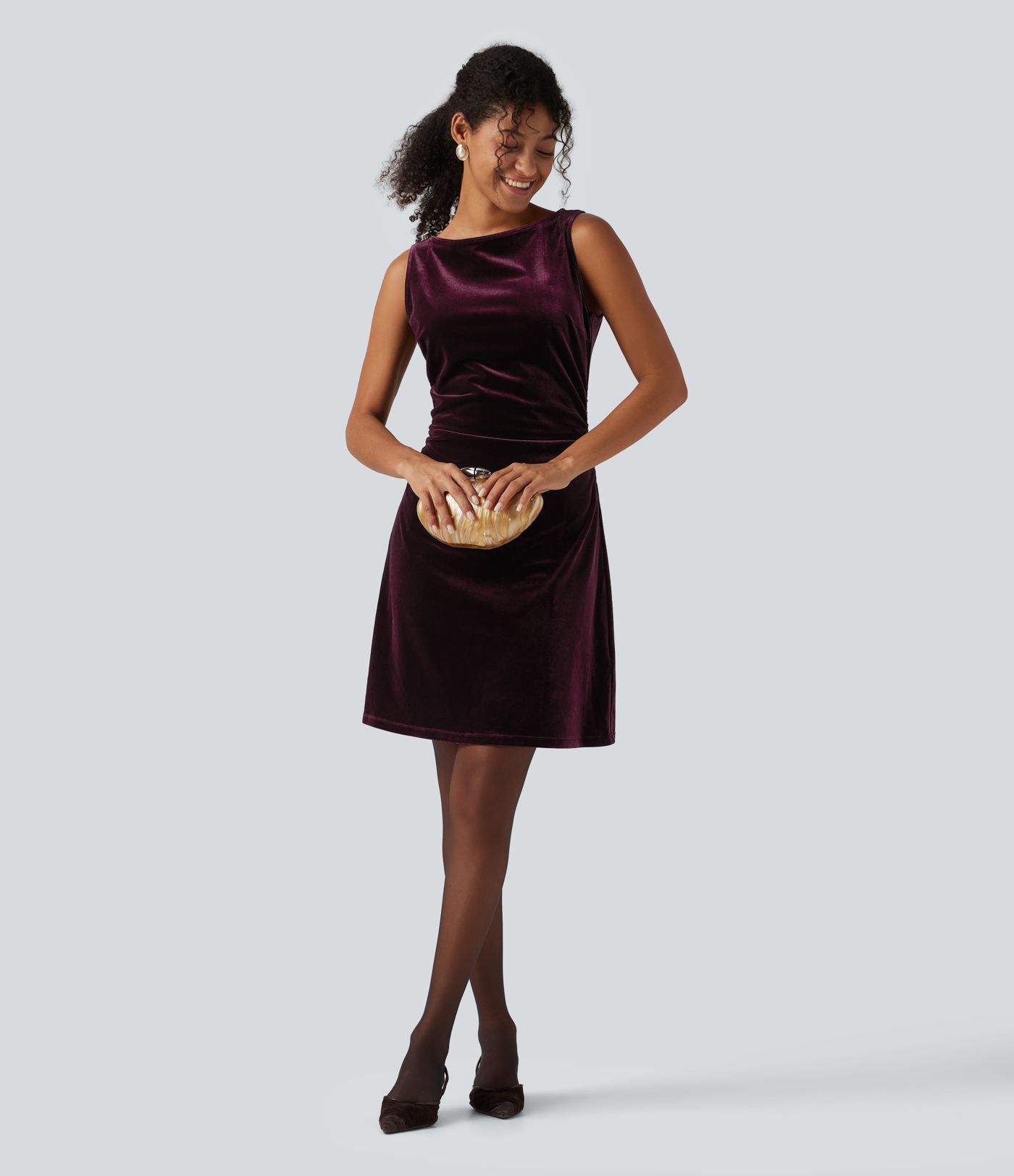 Ärmelloses, gerafftes Party-Minikleid aus Samt mit U-Boot-Ausschnitt