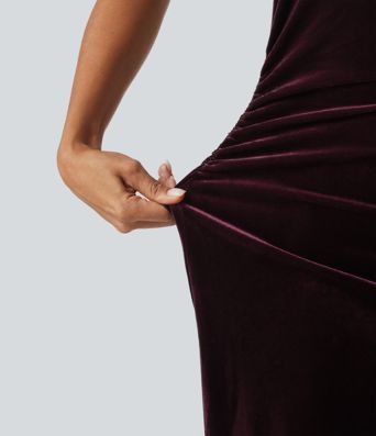Ärmelloses, gerafftes Party-Minikleid aus Samt mit U-Boot-Ausschnitt