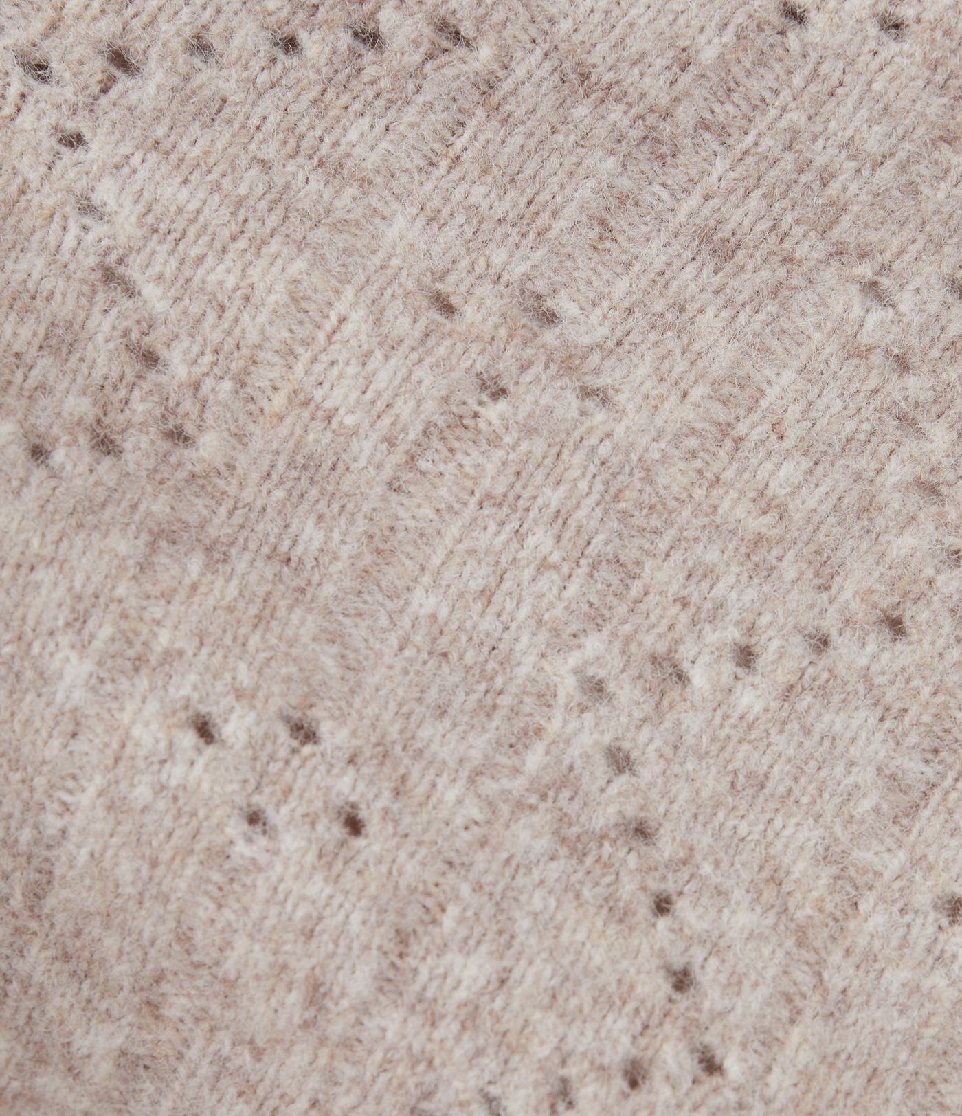 Lässiger Pullover aus offenem Strick mit V-Ausschnitt, langen Ärmeln und Muschelsaum Lässiger Pullover aus offenem Strick mit V-Ausschnitt, langen Ärmeln und Muschelsaum