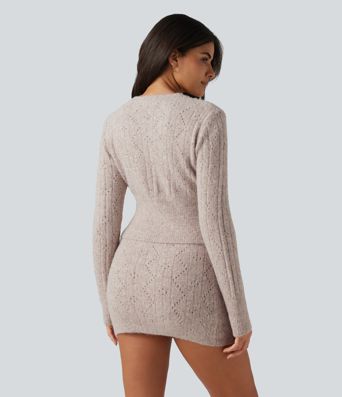 Lässiger Pullover aus offenem Strick mit V-Ausschnitt, langen Ärmeln und Muschelsaum Lässiger Pullover aus offenem Strick mit V-Ausschnitt, langen Ärmeln und Muschelsaum