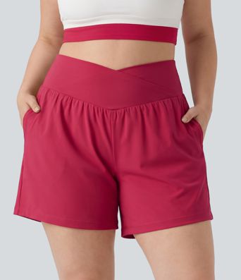 Short de yoga 2-en-1 13cm grande taille SoftlyZero™ Airy effet frais InstantCool taille haute croisée avec poches Short de yoga 2-en-1 13cm grande taille SoftlyZero™ Airy effet frais InstantCool taille haute croisée avec poches