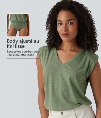 Body casual con escote en V, mangas tipo casquillo y hombreras