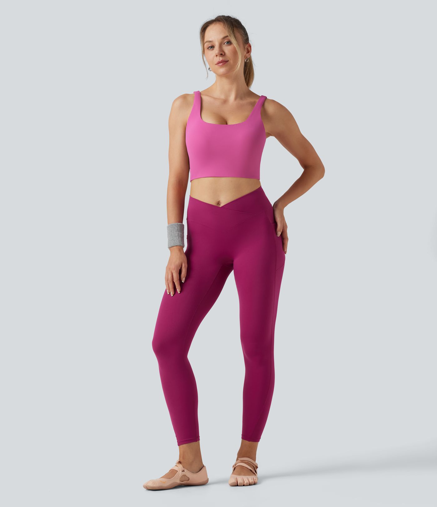 SoftlyZero™ Light Support U-Neck Yoga Sports Bra with Built-in Bra for DD-F Cups SoftlyZero™ Light Support U-Neck Yoga Sports Bra with Built-in Bra for DD-F Cups