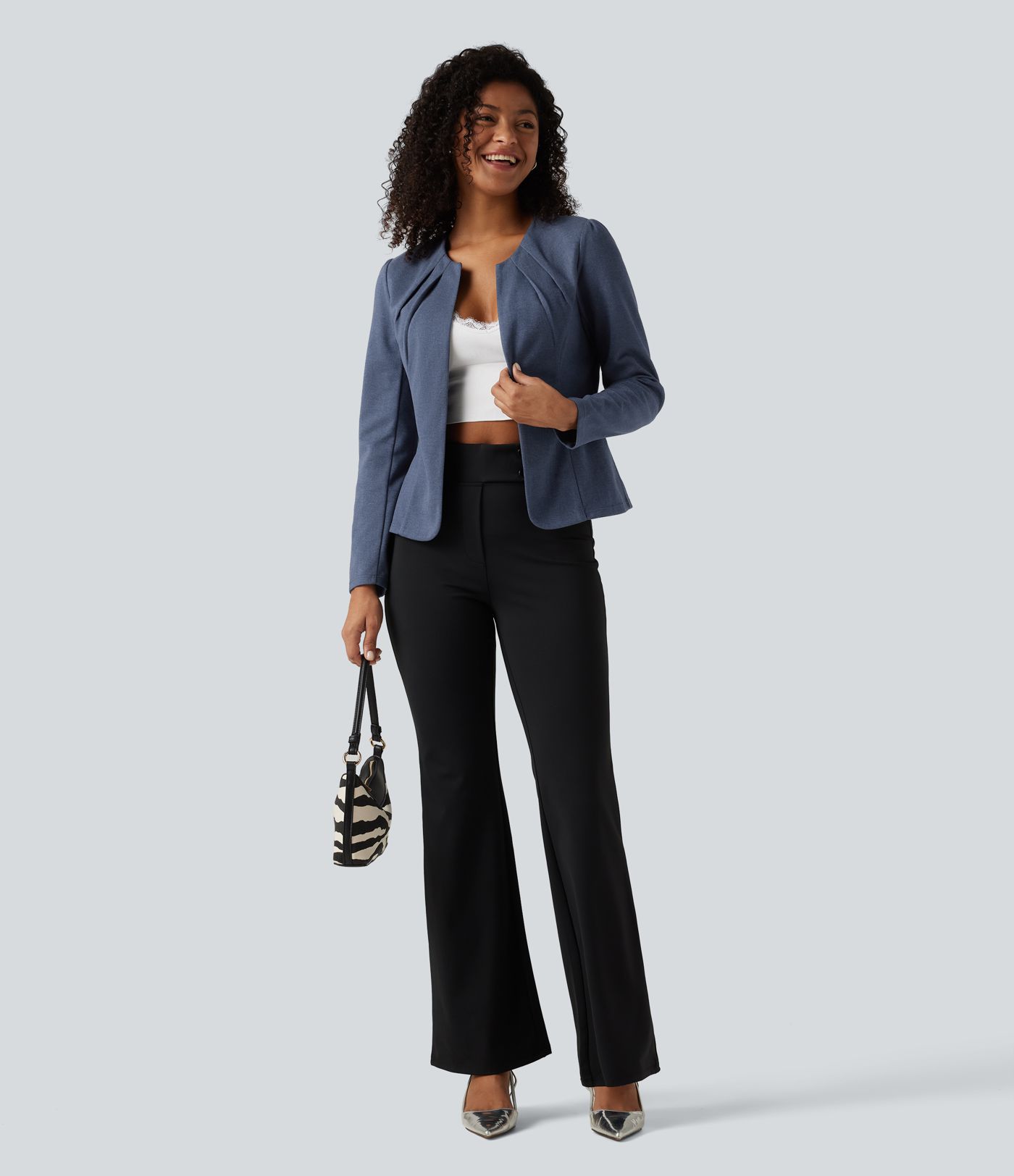 Blazer mit Rundhalsausschnitt und Haken- und Ösenverschluss für die Arbeit Blazer mit Rundhalsausschnitt und Haken- und Ösenverschluss für die Arbeit