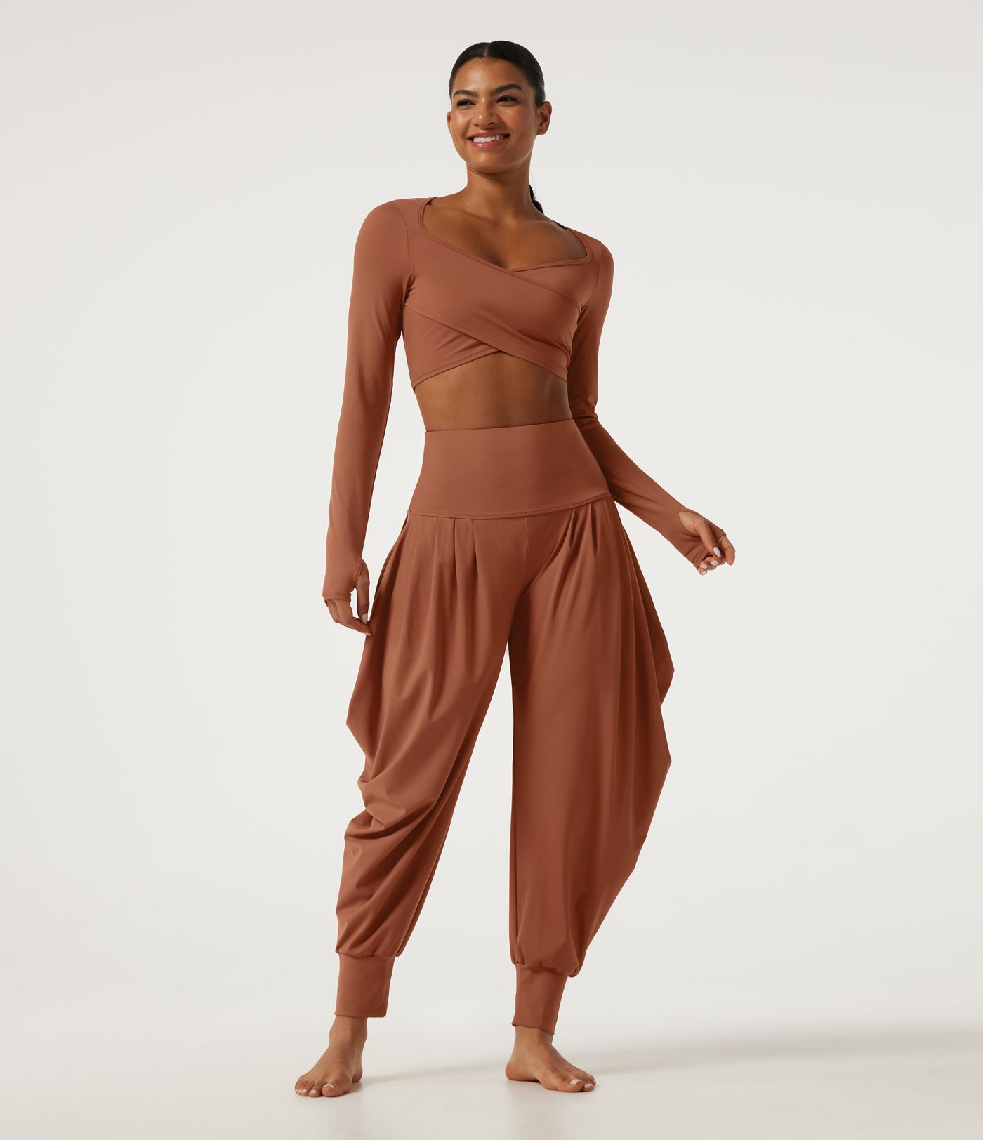 SoftlyZero™ Airy joggers de baile de talle alto, con efecto stacked InstantCool y bolsillos SoftlyZero™ Airy joggers de baile de talle alto, con efecto stacked InstantCool y bolsillos