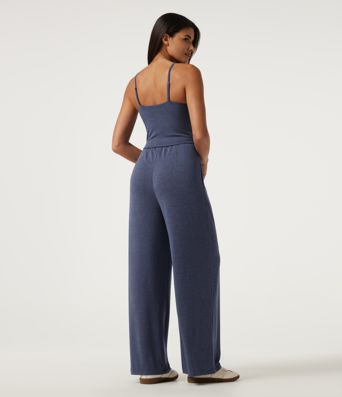 Ärmelloser, geraffter Jumpsuit mit U-Ausschnitt, Seitentaschen und integriertem BH - Easy Peezy Edition