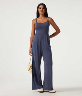 Ärmelloser, geraffter Jumpsuit mit U-Ausschnitt, Seitentaschen und integriertem BH - Easy Peezy Edition