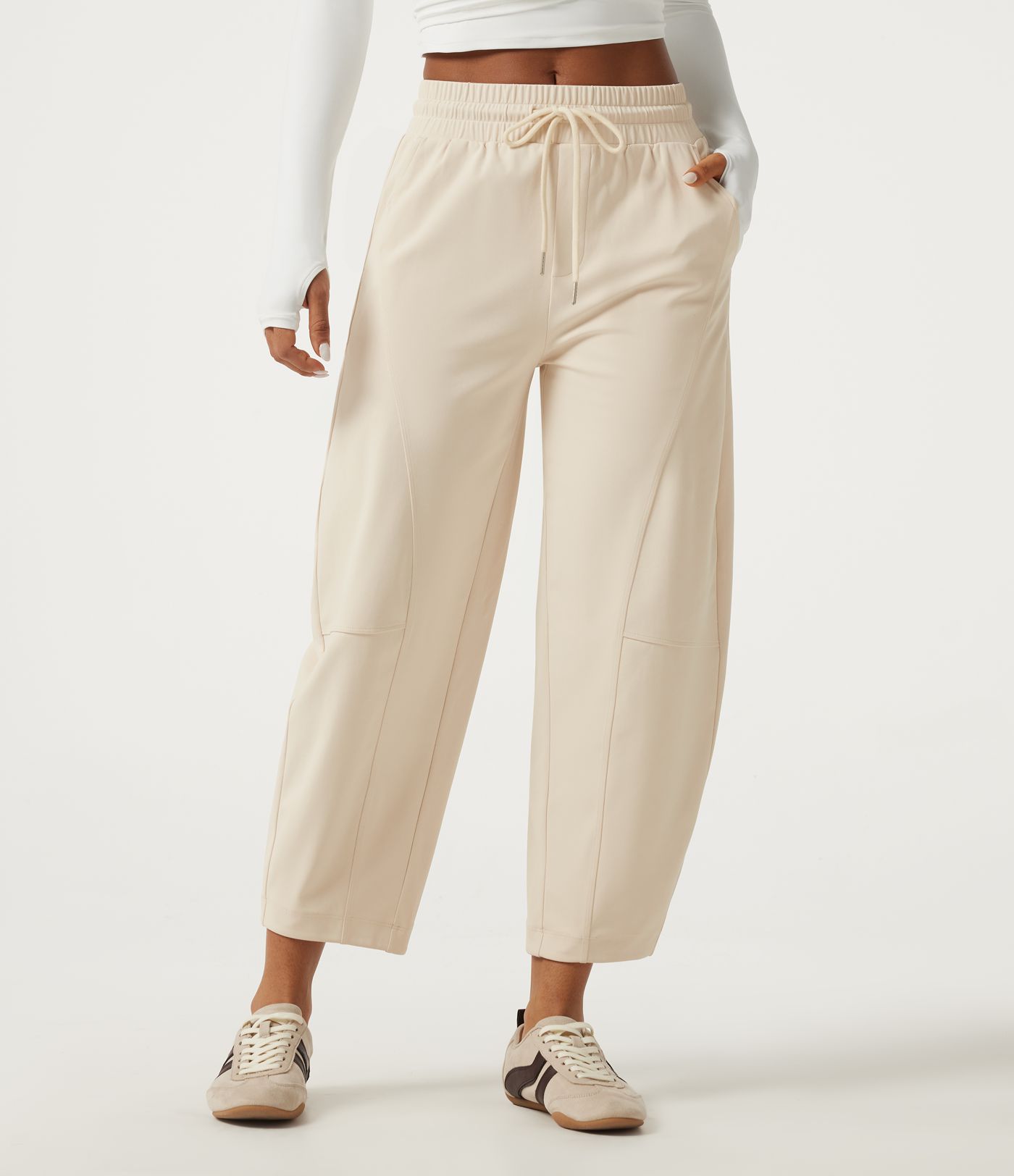 Halara DayStretch Mid Rise Kordelzug Barrel-Leg Freizeithose mit Taschen Halara DayStretch Mid Rise Kordelzug Barrel-Leg Freizeithose mit Taschen
