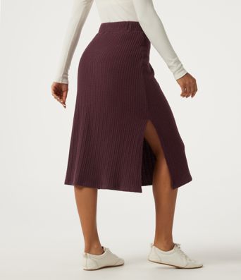Lässiger A-Linien-Midirock mit hoher Taille und Saumschlitz Lässiger A-Linien-Midirock mit hoher Taille und Saumschlitz