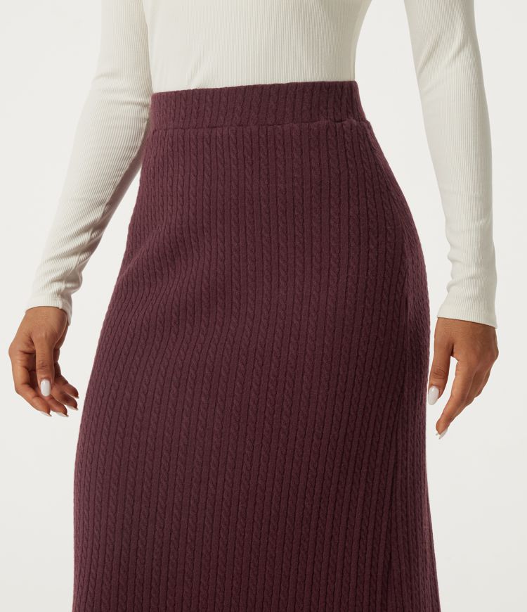 Lässiger A-Linien-Midirock mit hoher Taille und Saumschlitz Lässiger A-Linien-Midirock mit hoher Taille und Saumschlitz