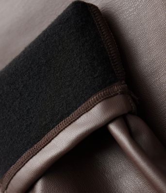 Lässige, ausgestellte Fleece-Leggings aus elastischem Kunstleder mit hohem Bund und Gesäßtaschen