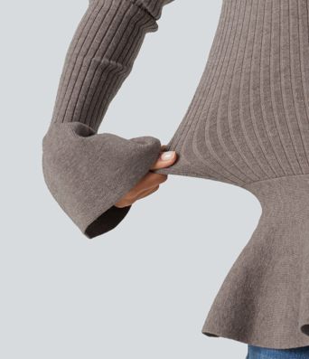 Taillierter Business-Pullover mit Rundhalsausschnitt, langen Ärmeln und Rüschenabschluss Taillierter Business-Pullover mit Rundhalsausschnitt, langen Ärmeln und Rüschenabschluss