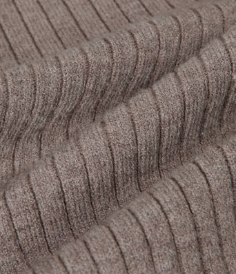 Taillierter Business-Pullover mit Rundhalsausschnitt, langen Ärmeln und Rüschenabschluss Taillierter Business-Pullover mit Rundhalsausschnitt, langen Ärmeln und Rüschenabschluss