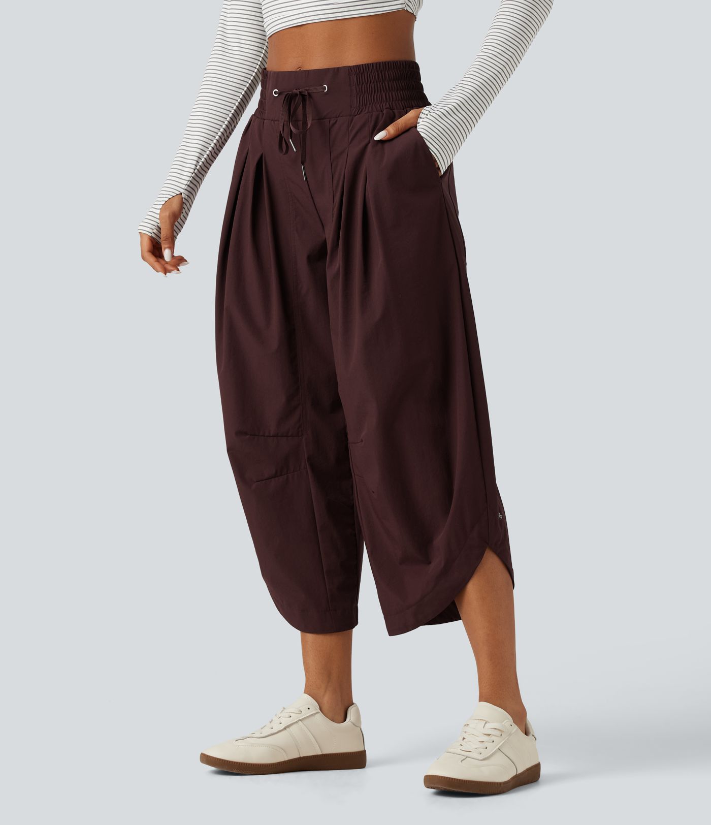 Mid Rise Barrel Leg Shirred Drawstring Curved Hem Yoga Pants with Pockets