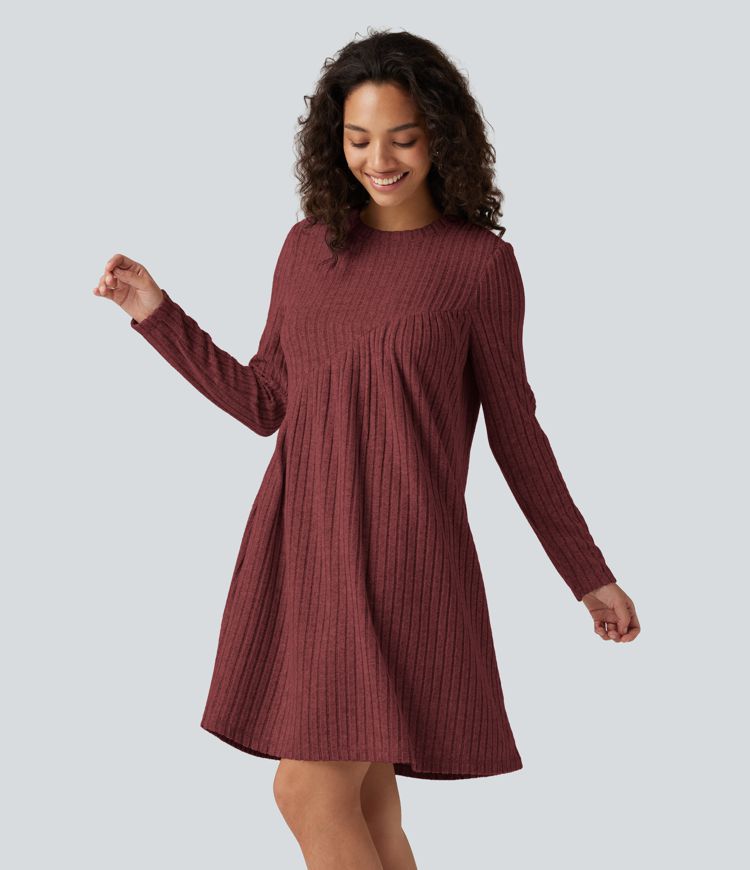 Lässiges Minikleid aus geripptem Strick mit Rundhalsausschnitt, langen Ärmeln und asymmetrischem Design Lässiges Minikleid aus geripptem Strick mit Rundhalsausschnitt, langen Ärmeln und asymmetrischem Design