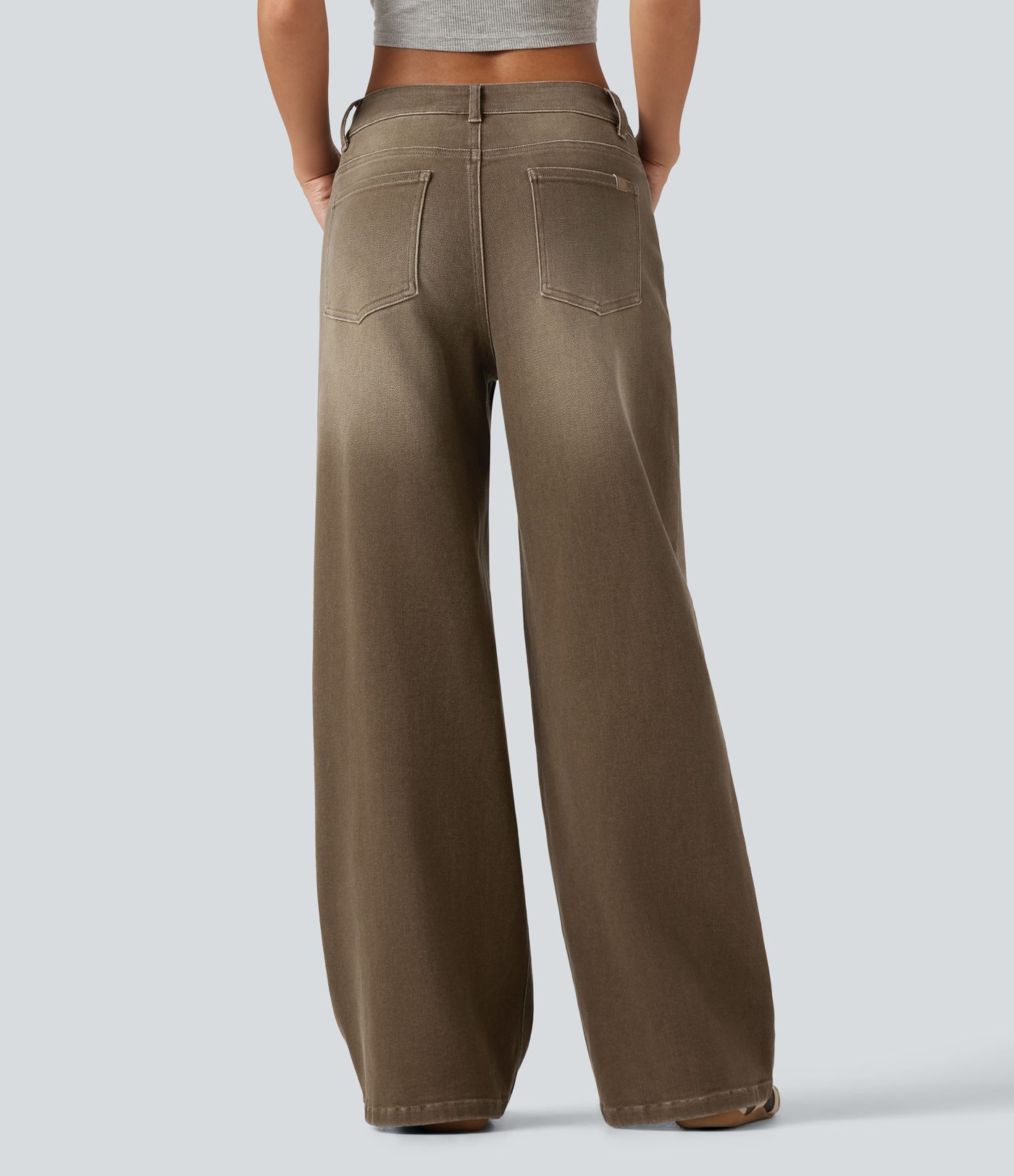 Jean décontracté taille basse, à jambe large asymétrique, coloré, avec poches Jean décontracté taille basse, à jambe large asymétrique, coloré, avec poches