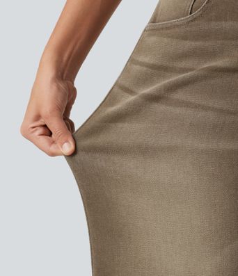 Jean décontracté taille basse, à jambe large asymétrique, coloré, avec poches Jean décontracté taille basse, à jambe large asymétrique, coloré, avec poches