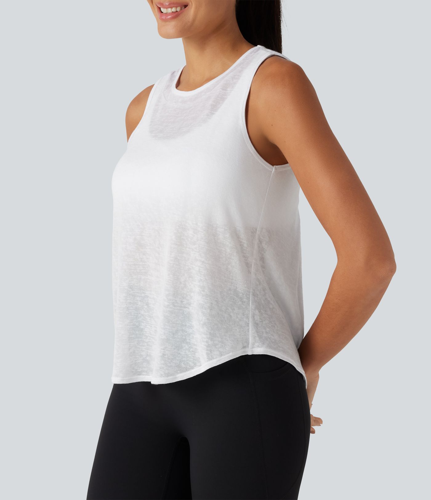Round Neck Curved Hem Built-in Bra Workout Tank Top Round Neck Curved Hem Built-in Bra Workout Tank Top