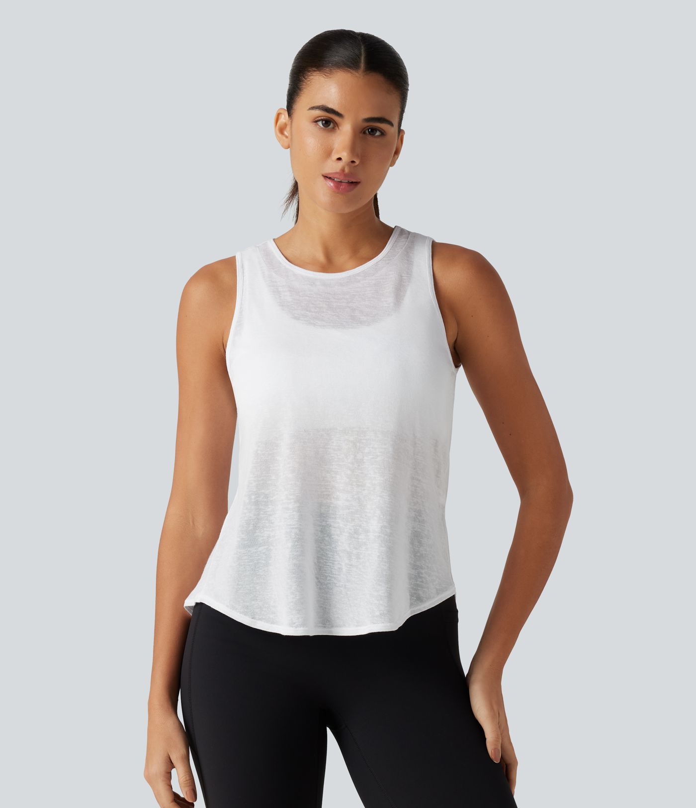 Round Neck Curved Hem Built-in Bra Workout Tank Top Round Neck Curved Hem Built-in Bra Workout Tank Top
