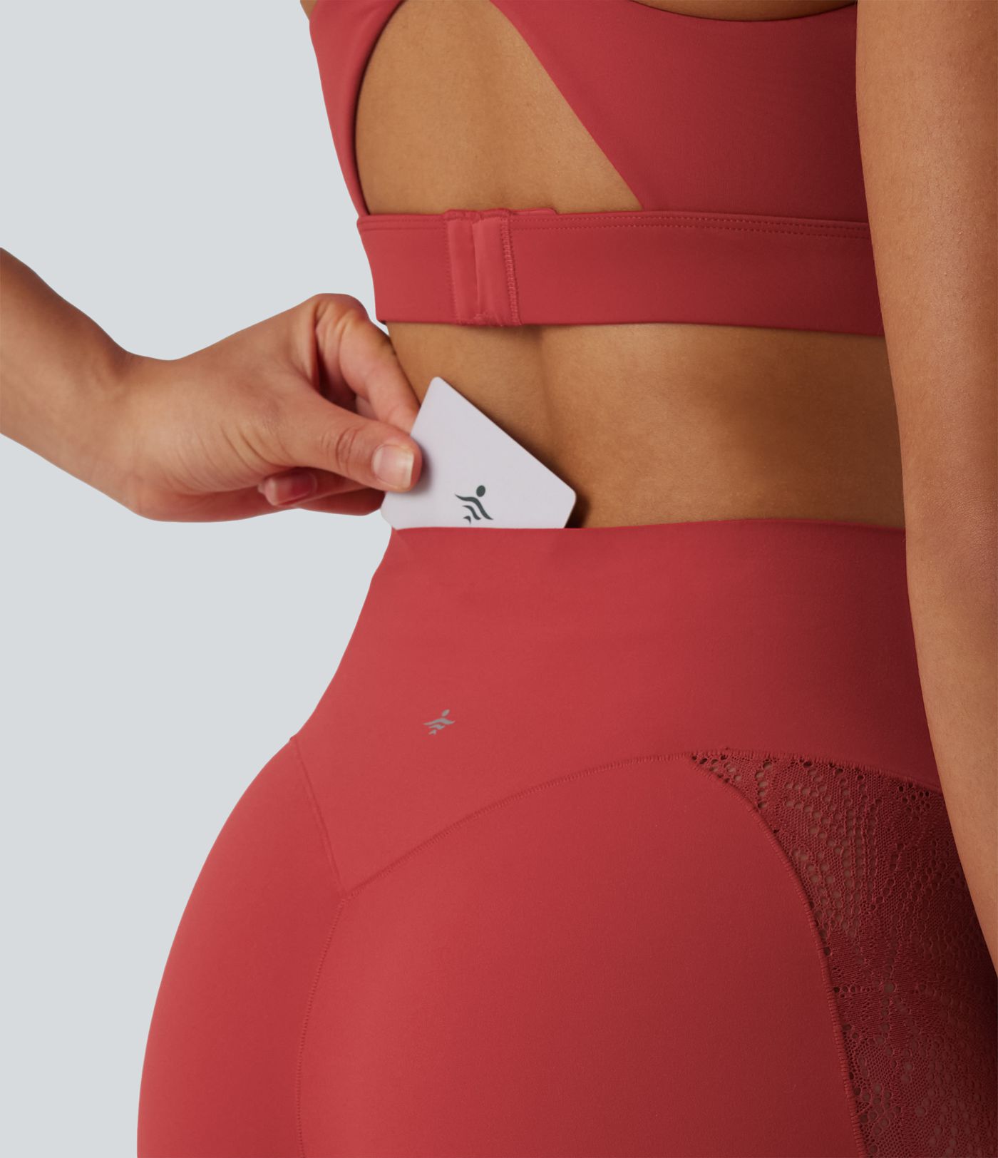 Halara UltraSculpt™ leggings de cintura alta con control abdominal, encaje en contraste y corte flare para yoga con bolsillo