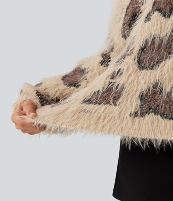 Lässiger Pullover mit Rundhalsausschnitt, langen Ärmeln und Leopardenmuster