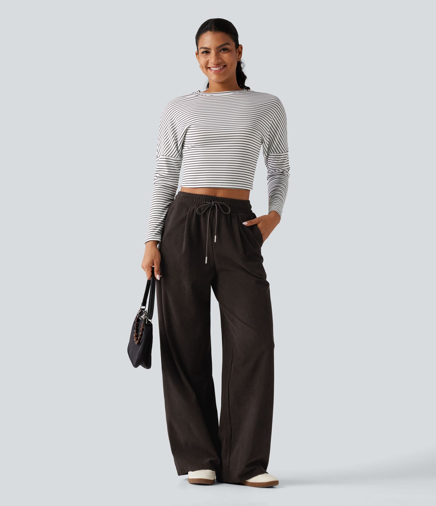 Casual broek van ribfluweel met hoge taille, aantrekkoord, rechte pijpen en zakken Casual broek van ribfluweel met hoge taille, aantrekkoord, rechte pijpen en zakken