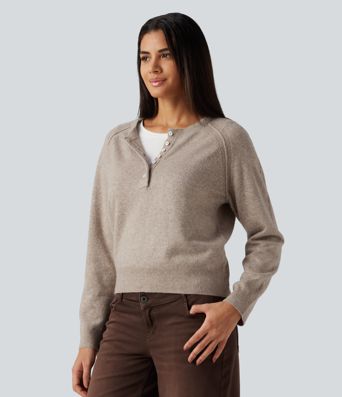 Lässiger Pullover mit Henley-Ausschnitt und langen Ärmeln