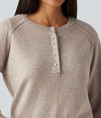 Lässiger Pullover mit Henley-Ausschnitt und langen Ärmeln