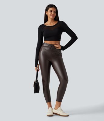 Geraffte Fleece-Yoga-Leggings aus elastischem Kunstleder mit hohem Bund und Gesäßtaschen Geraffte Fleece-Yoga-Leggings aus elastischem Kunstleder mit hohem Bund und Gesäßtaschen