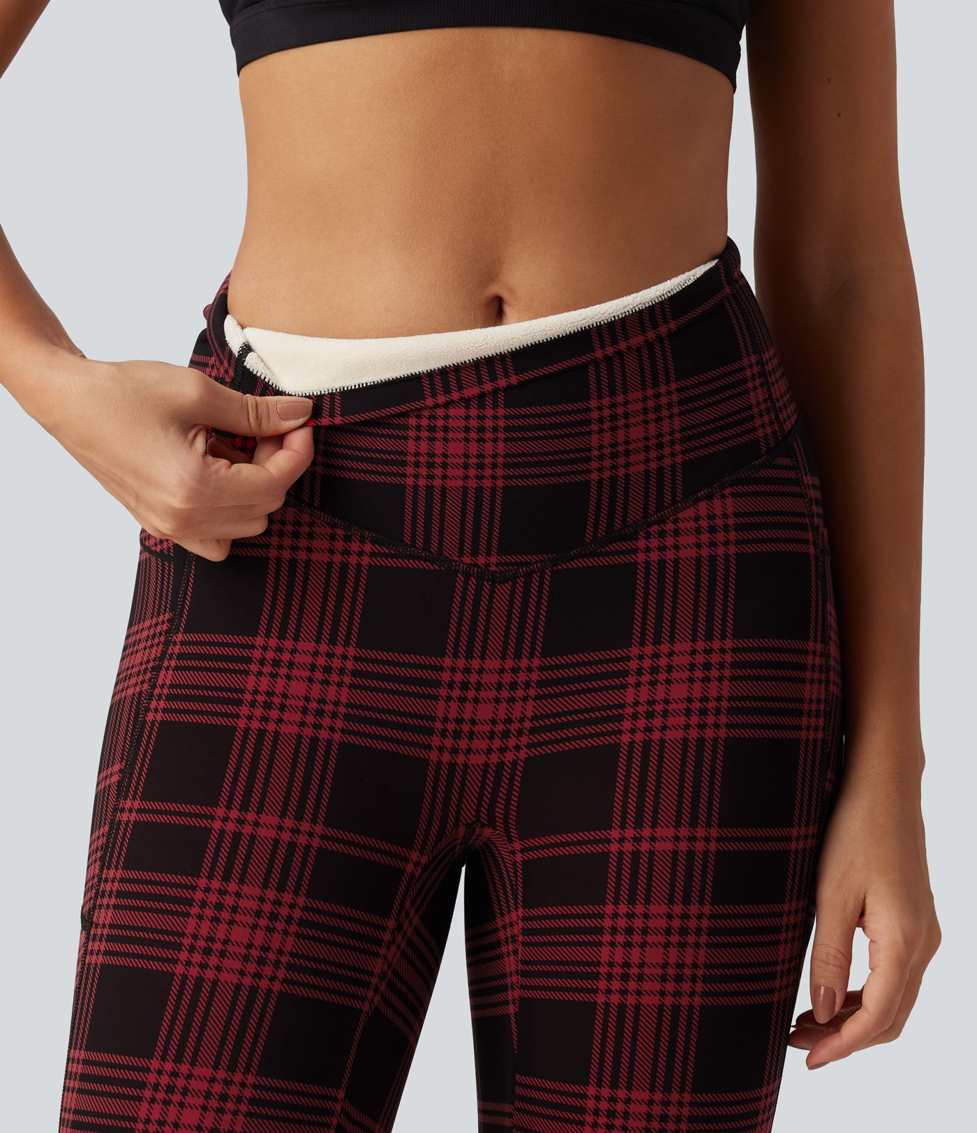 Legging de sport Halara UltraSculpt™ imprimé à carreaux, taille haute gainant et doublé polaire avec poches Legging de sport Halara UltraSculpt™ imprimé à carreaux, taille haute gainant et doublé polaire avec poches