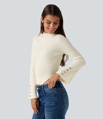 Pull de travail cintré en maille côtelée, col montant, manches à volants, ourlet asymétrique