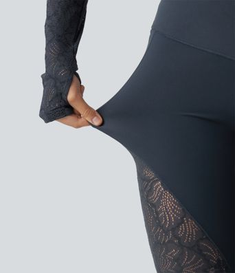 Halara UltraSculpt™ High-Waist Yoga-Flare-Leggings mit überkreuztem, bauchformendem Bund, kontrastierender Spitze und Taschen