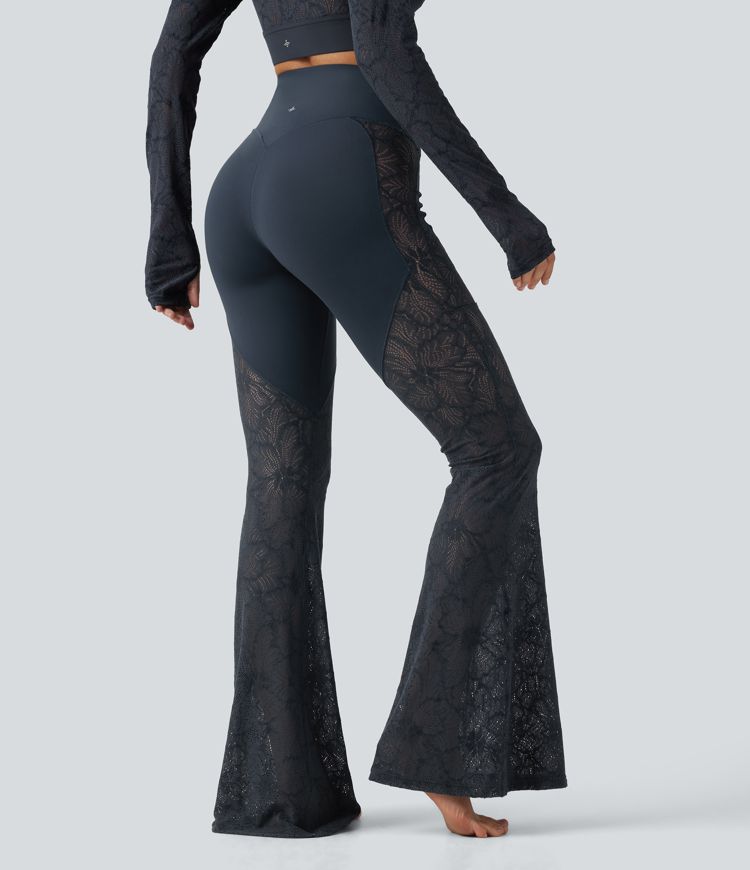 Halara UltraSculpt™ High-Waist Yoga-Flare-Leggings mit überkreuztem, bauchformendem Bund, kontrastierender Spitze und Taschen