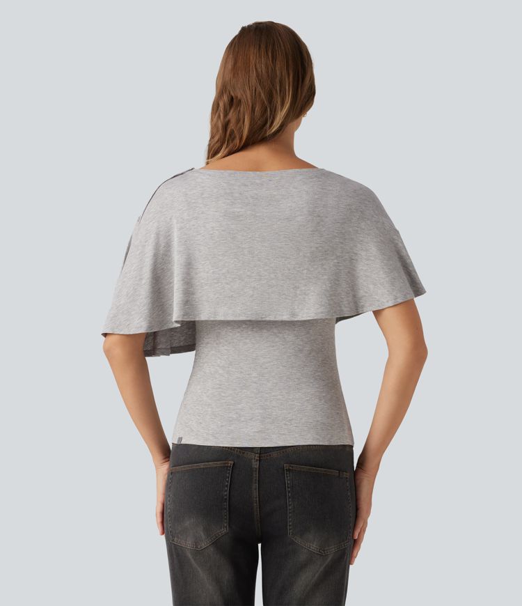 Lässiges, geripptes Top mit kurzen Ärmeln und asymmetrischem Design Lässiges, geripptes Top mit kurzen Ärmeln und asymmetrischem Design
