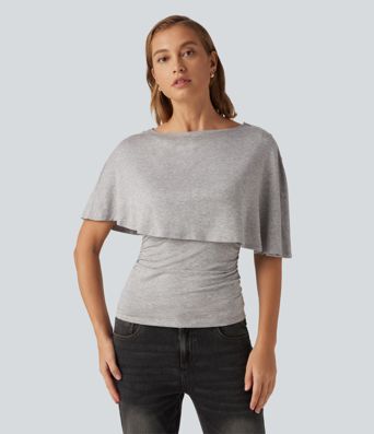 Lässiges, geripptes Top mit kurzen Ärmeln und asymmetrischem Design Lässiges, geripptes Top mit kurzen Ärmeln und asymmetrischem Design