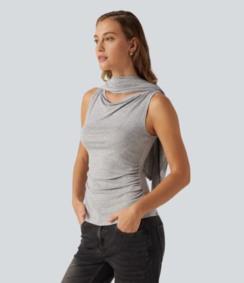 Lässiges, geripptes Top mit kurzen Ärmeln und asymmetrischem Design Lässiges, geripptes Top mit kurzen Ärmeln und asymmetrischem Design