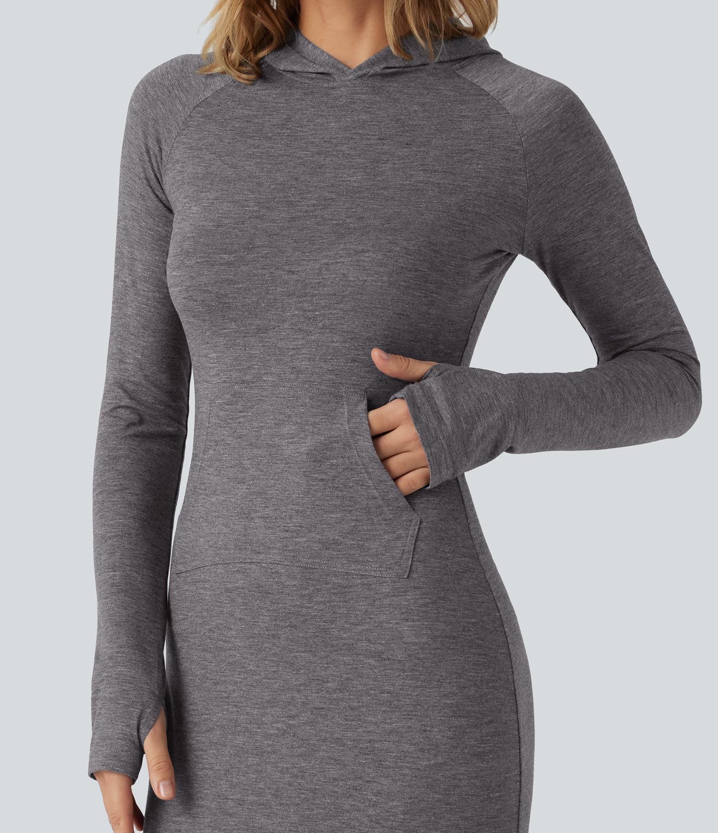 Robe maxi à capuche, manches longues, coupe trapèze et passe-pouces avec poche Robe maxi à capuche, manches longues, coupe trapèze et passe-pouces avec poche