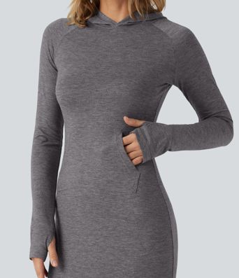 Robe maxi à capuche, manches longues, coupe trapèze et passe-pouces avec poche Robe maxi à capuche, manches longues, coupe trapèze et passe-pouces avec poche