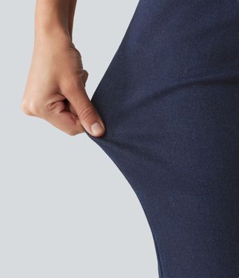 Lässige Jeans aus Baumwolle mit mittelhohem Bund, mehreren Taschen und geradem Bein Lässige Jeans aus Baumwolle mit mittelhohem Bund, mehreren Taschen und geradem Bein
