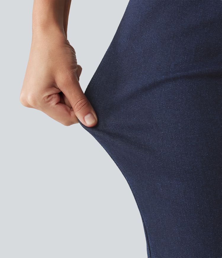 Lässige Jeans aus Baumwolle mit mittelhohem Bund, mehreren Taschen und geradem Bein Lässige Jeans aus Baumwolle mit mittelhohem Bund, mehreren Taschen und geradem Bein