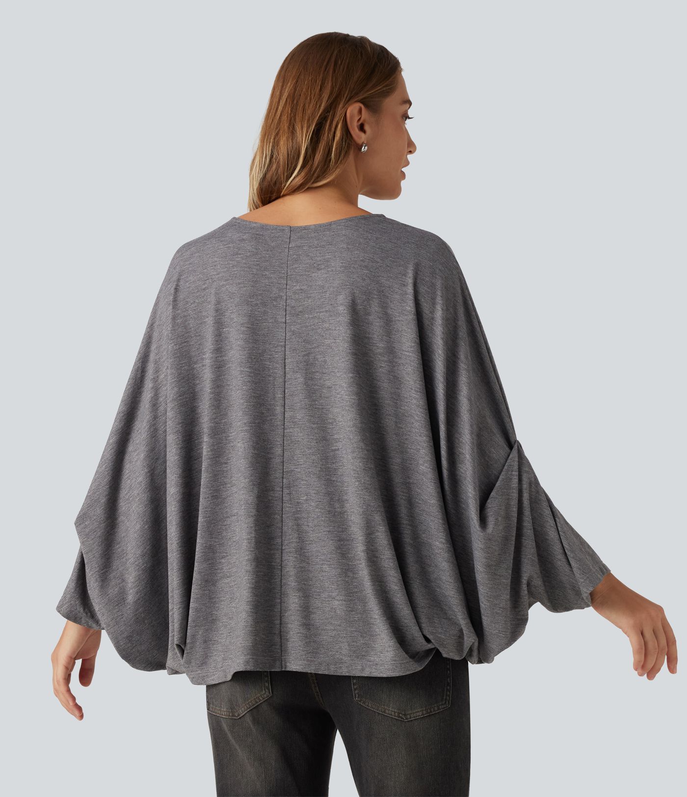 T-shirt oversize à encolure arrondie et manches longues chauve-souris – bonnets B à E T-shirt oversize à encolure arrondie et manches longues chauve-souris – bonnets B à E