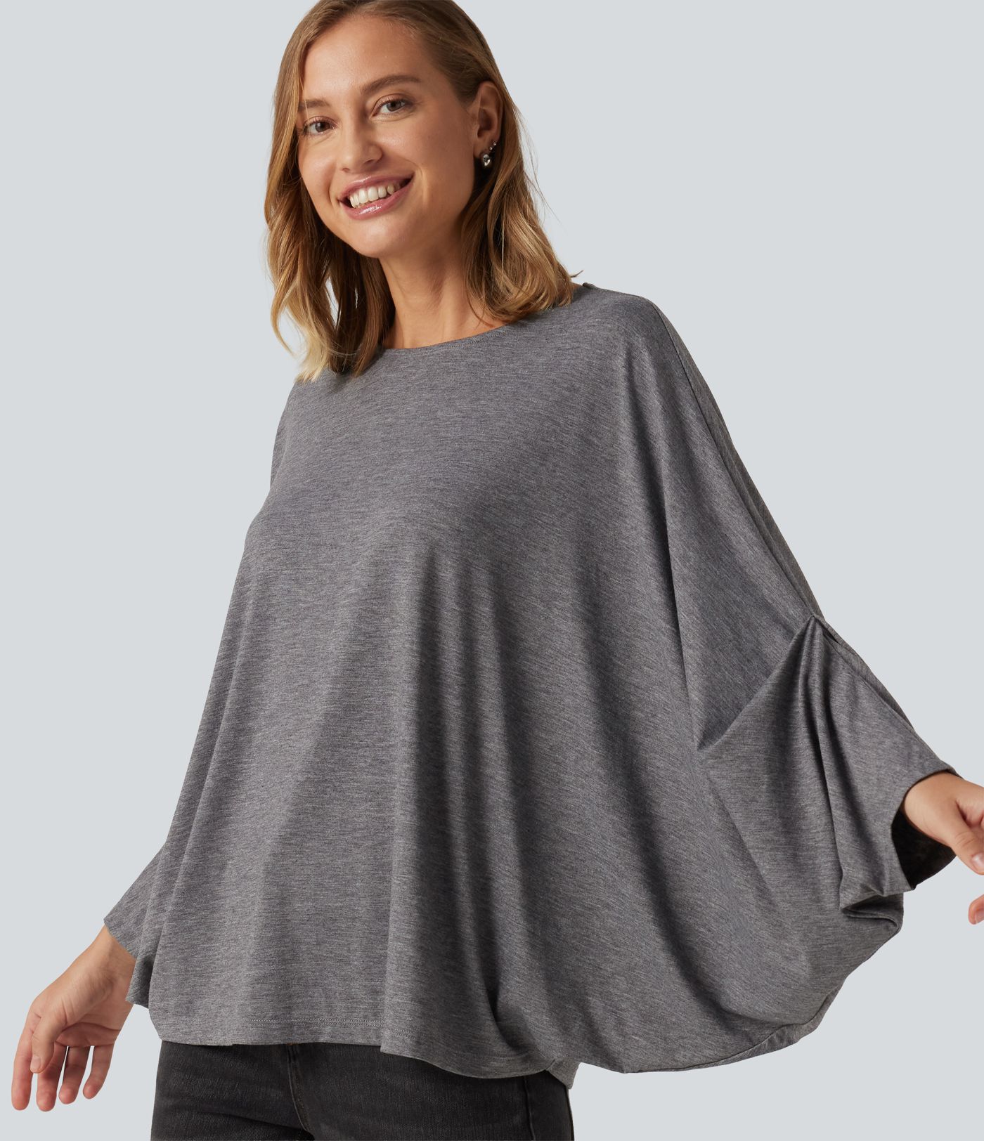 T-shirt oversize à encolure arrondie et manches longues chauve-souris – bonnets B à E T-shirt oversize à encolure arrondie et manches longues chauve-souris – bonnets B à E