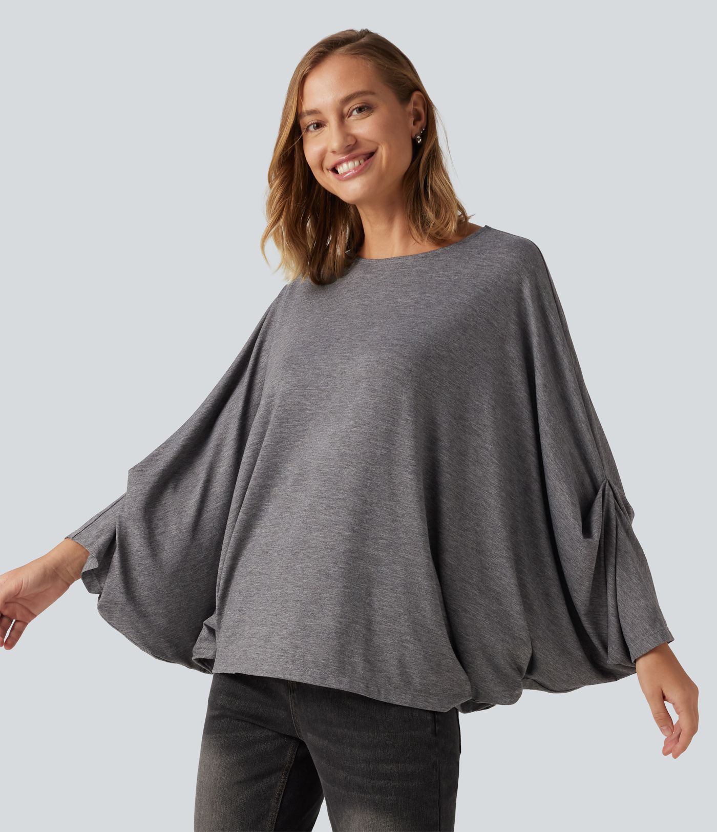 T-shirt oversize à encolure arrondie et manches longues chauve-souris – bonnets B à E T-shirt oversize à encolure arrondie et manches longues chauve-souris – bonnets B à E