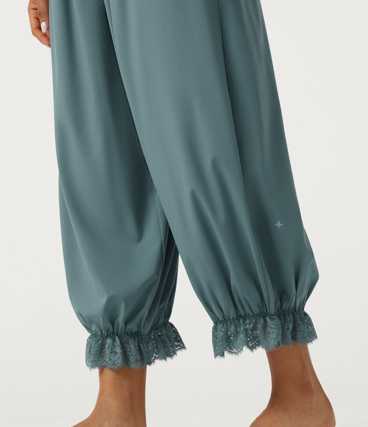 Breezeful™ High-Waist-Tanzhose mit Kordelzug, Kontrastspitze, schnelltrocknendem Material und Taschen Breezeful™ High-Waist-Tanzhose mit Kordelzug, Kontrastspitze, schnelltrocknendem Material und Taschen