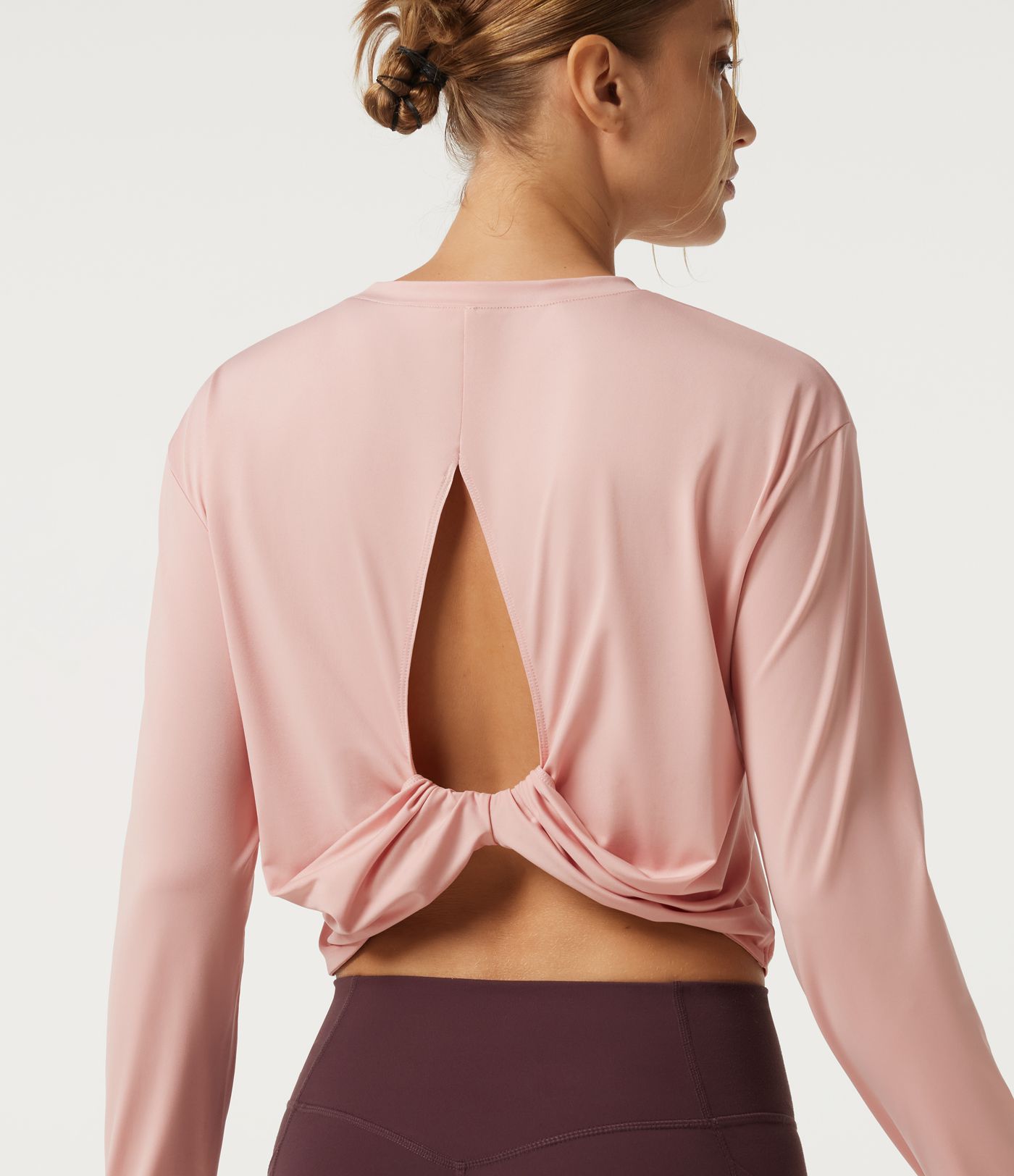 Round Neck Long Sleeve Cut Out Yoga Sports Top Round Neck Long Sleeve Cut Out Yoga Sports Top
