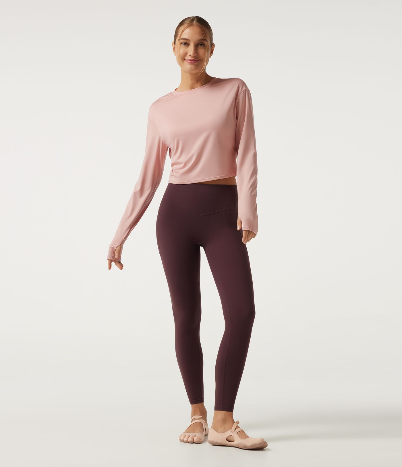 Round Neck Long Sleeve Cut Out Yoga Sports Top Round Neck Long Sleeve Cut Out Yoga Sports Top