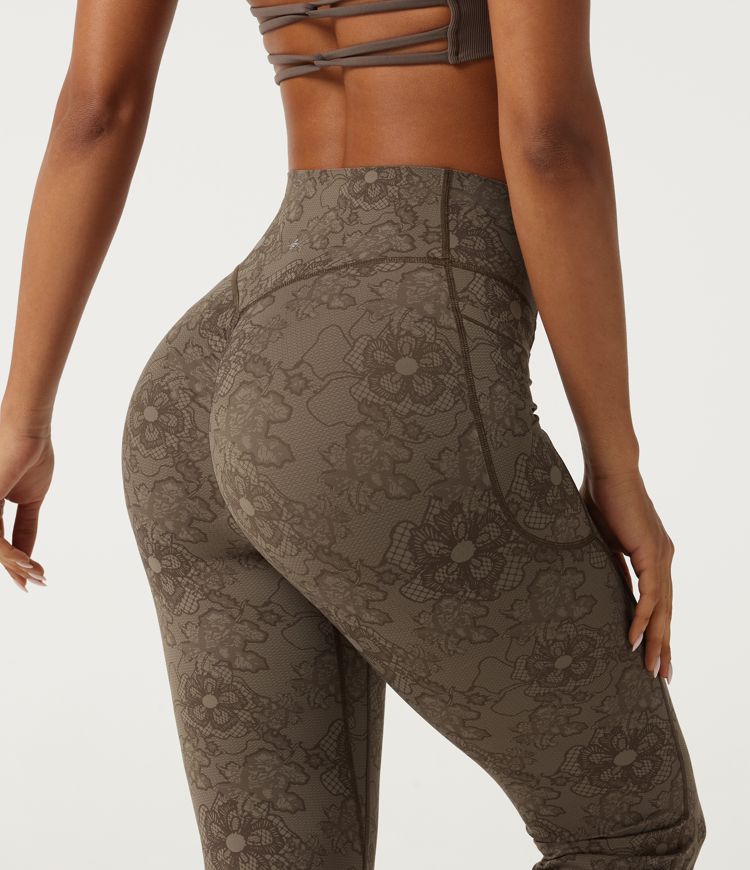 Legging de yoga flare Halara UltraSculpt™ taille haute gainant, effet liftant fessiers, dentelle contrastée et poches