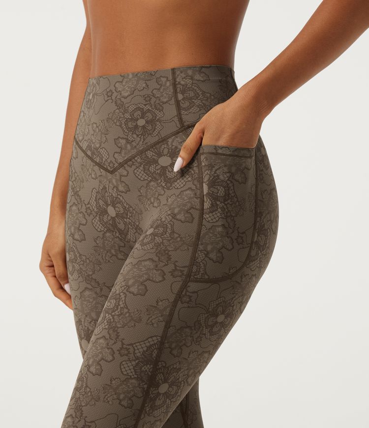 Legging de yoga flare Halara UltraSculpt™ taille haute gainant, effet liftant fessiers, dentelle contrastée et poches