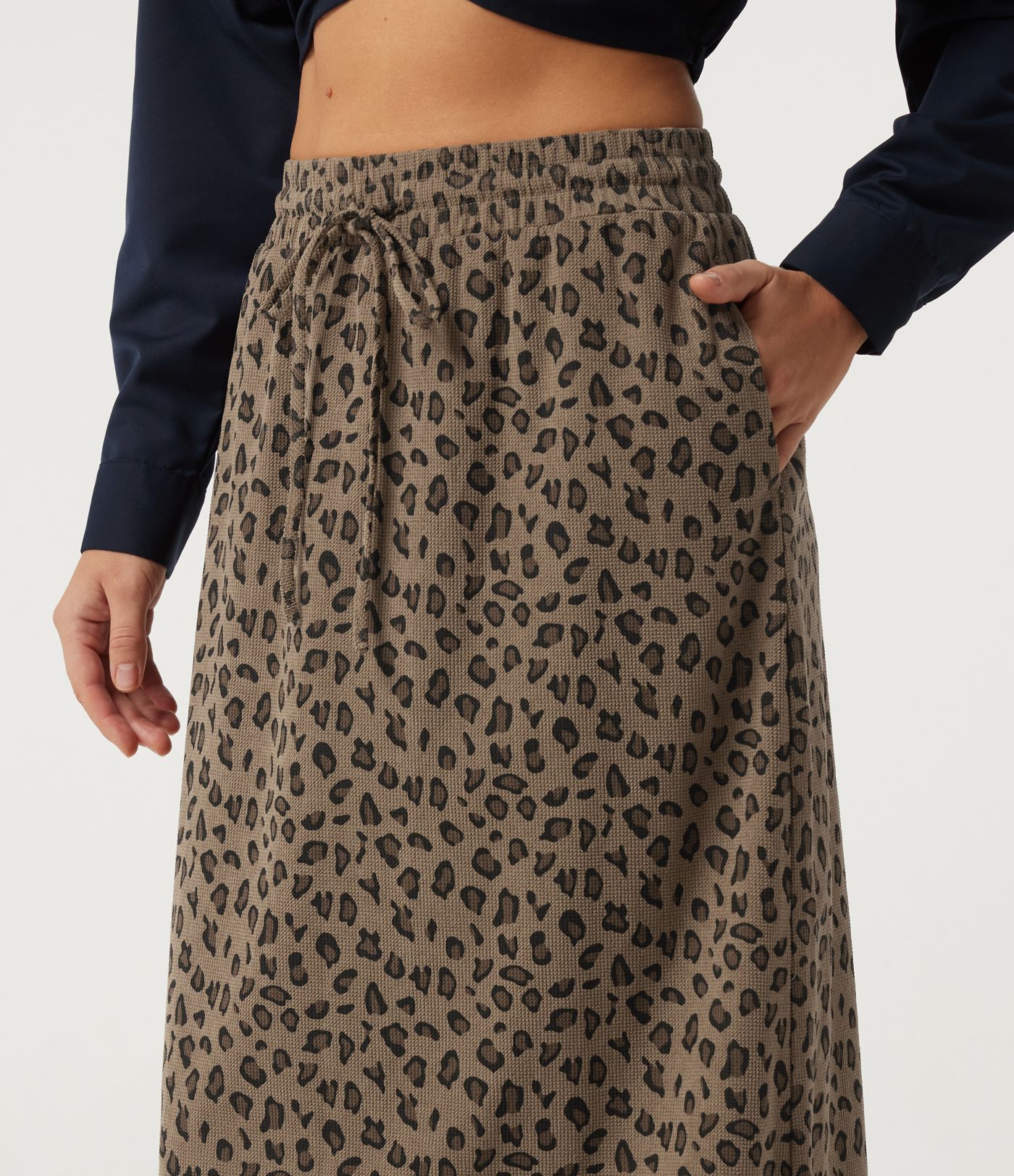 High Waisted Drawstring Leopard Print A-Line Casual Midi Skirt with Pockets