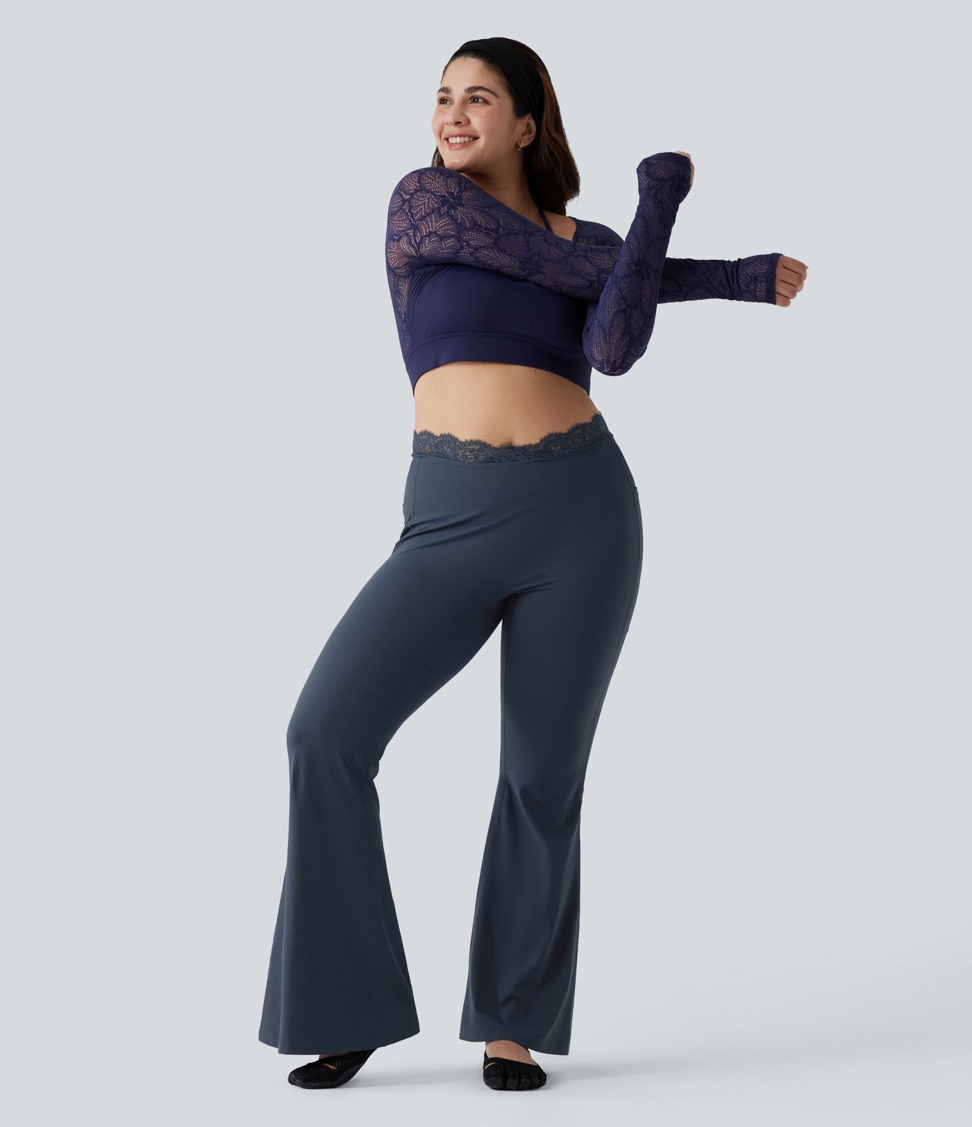 Halara UltraSculpt™ Plus Size V-Shaped High Waisted Contrast Lace Yoga Flare Leggings with Pockets